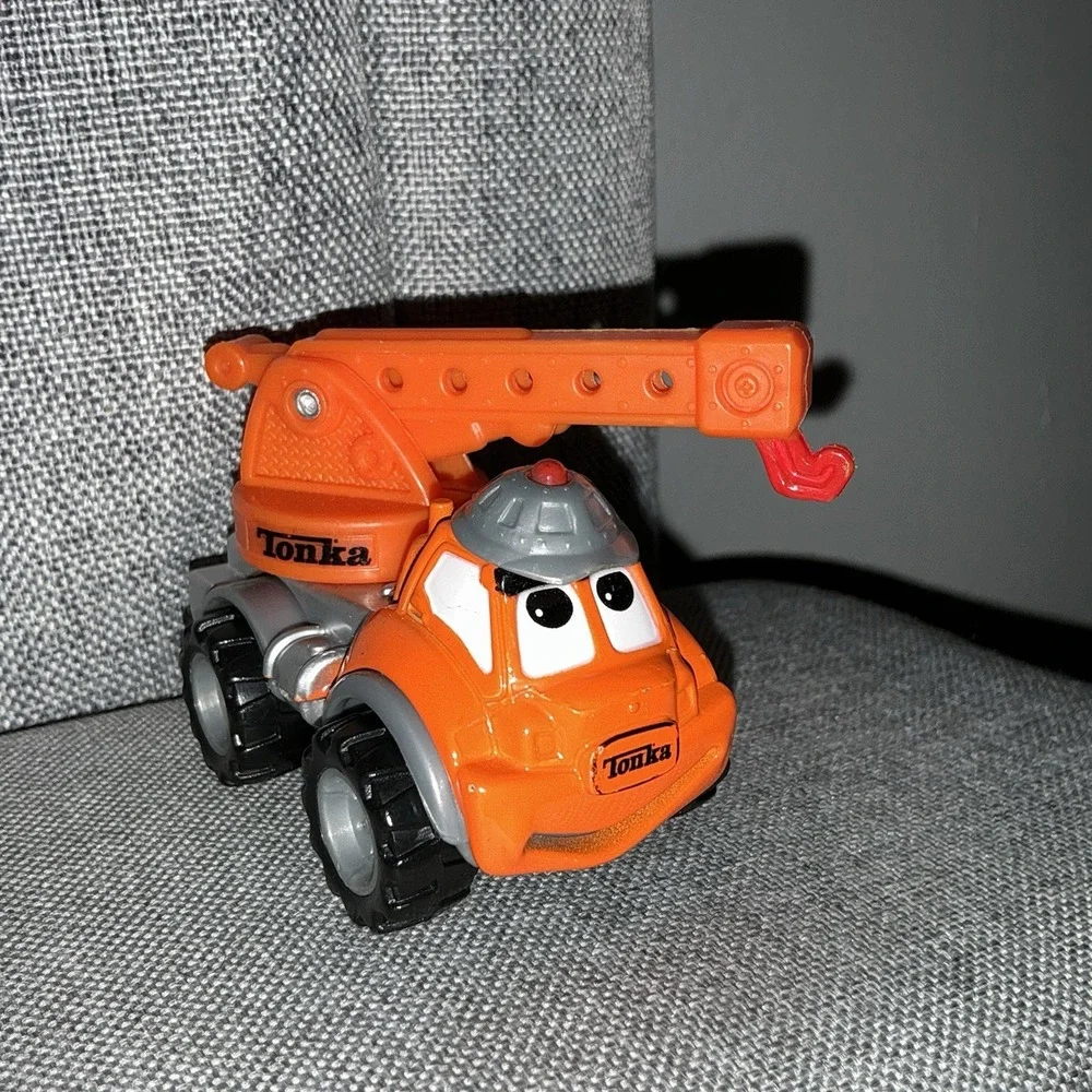 Maisto‎ Lil Chuck Diecast Vintage Shane the Crane Tonka Hasbro 2001 Orange
